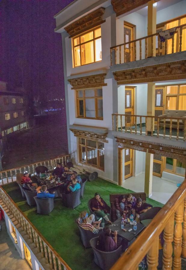 Raybo Hostel ليه المظهر الخارجي الصورة